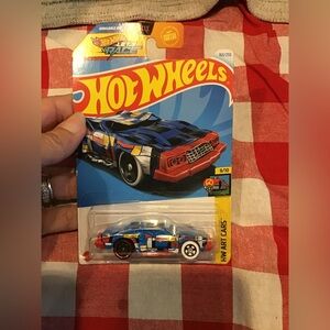How wheels HW art cars 163/250 speed bump -NEW